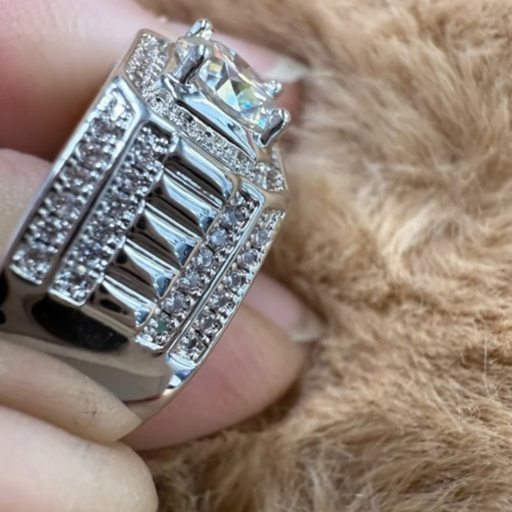 Genuine 1CT TW Moissanite Diamond Ring / Wedding Band for Men's Size 10